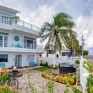 Bed and breakfast By The Sea
